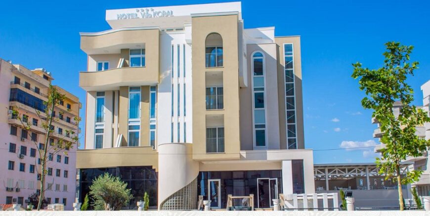 Nd/Kuzhinier/e prane Vila Koral Durres