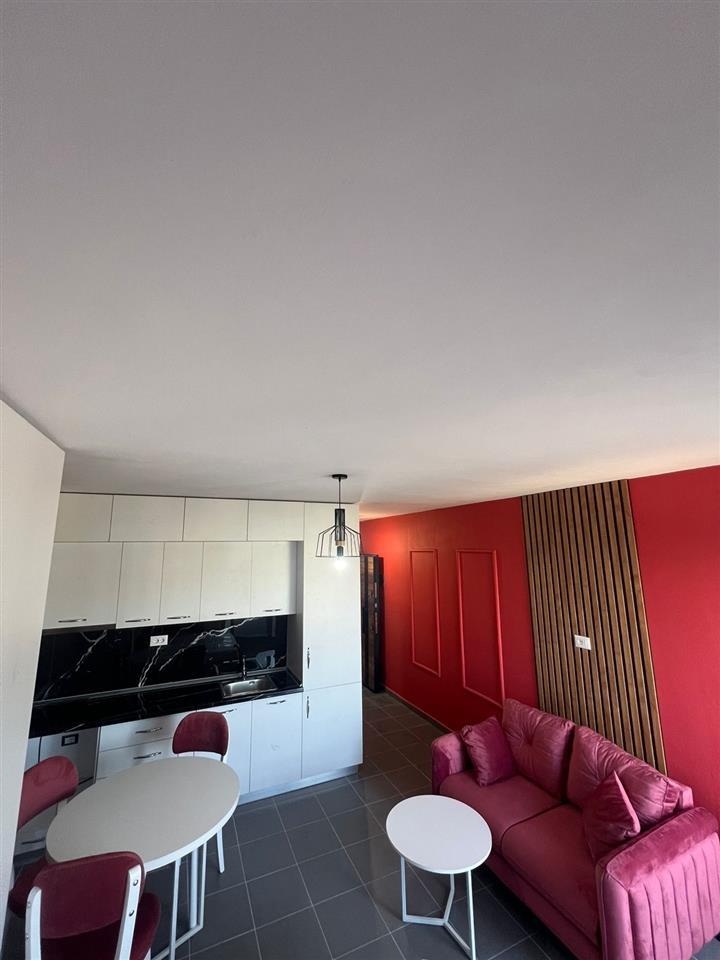 Shitet gazonjere pamje deti te shkembi Kavajes