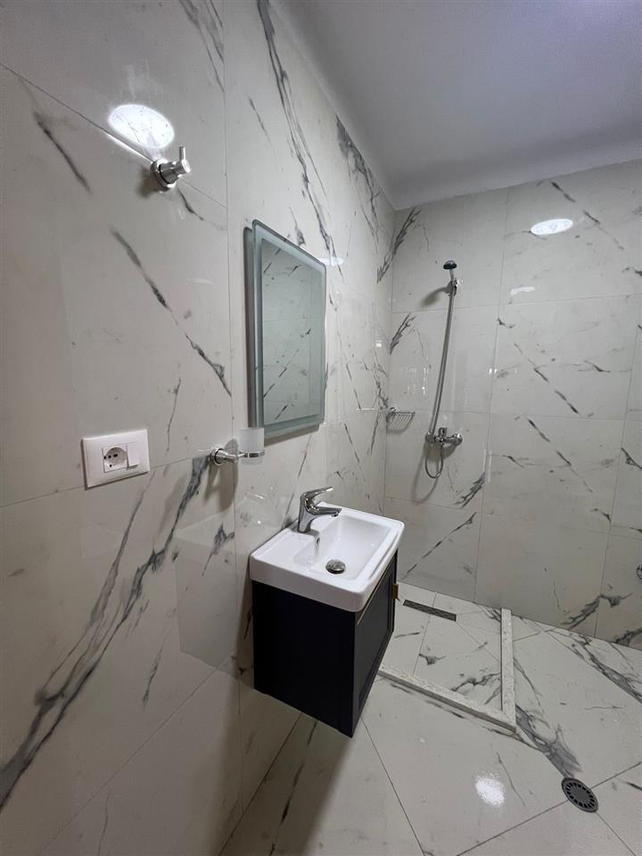 Shitet apartament 1+1 te shkembi Kavajes