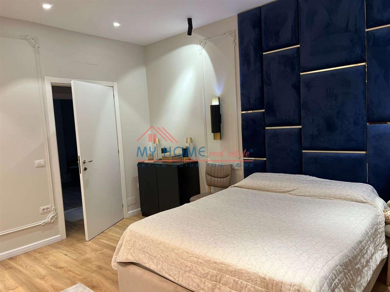 Apartament 3+1+2+Verande+2poste parkimi ne shitje siper Kris