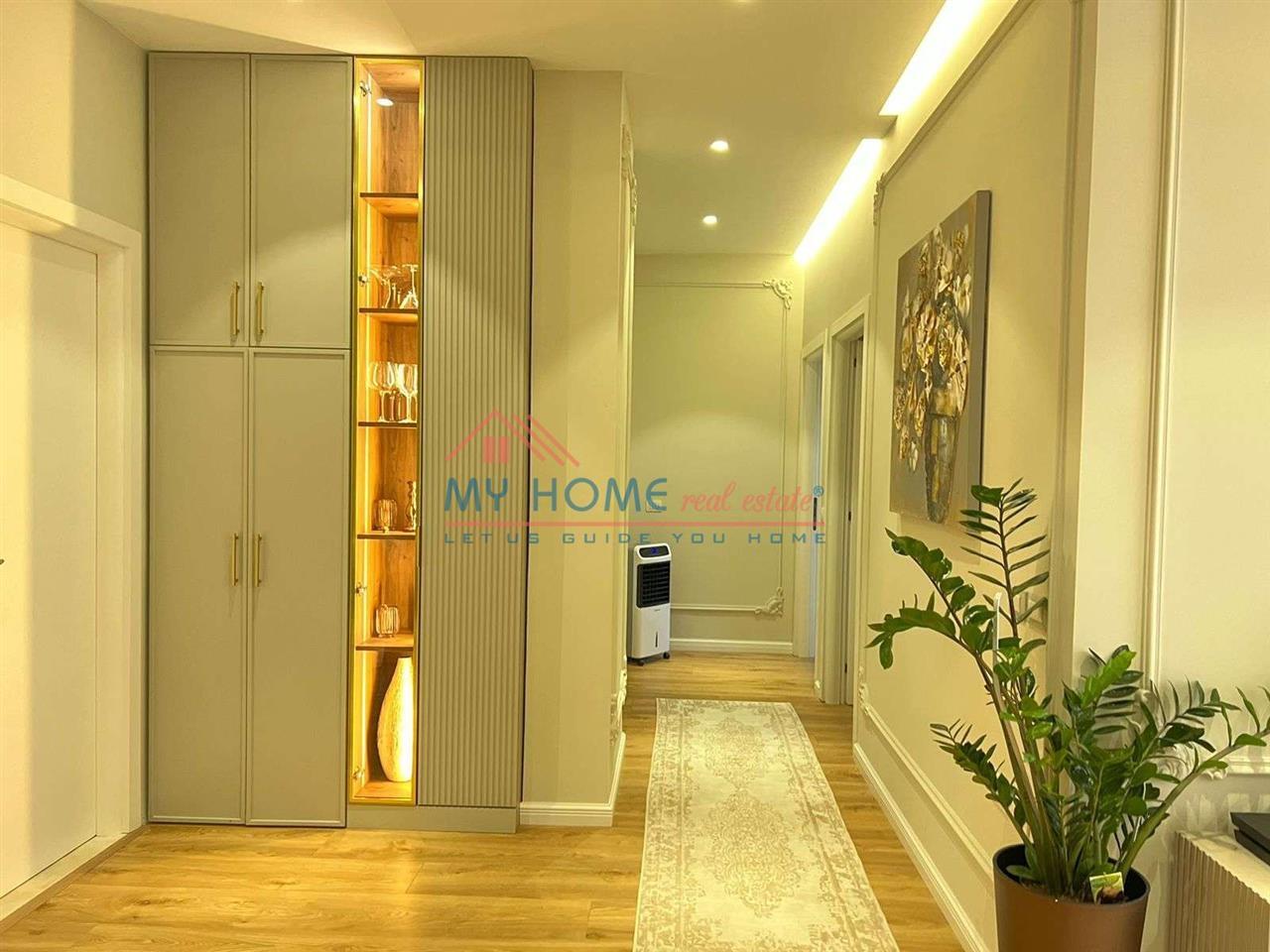 Apartament 3+1+2+Verande+2poste parkimi ne shitje siper Kris