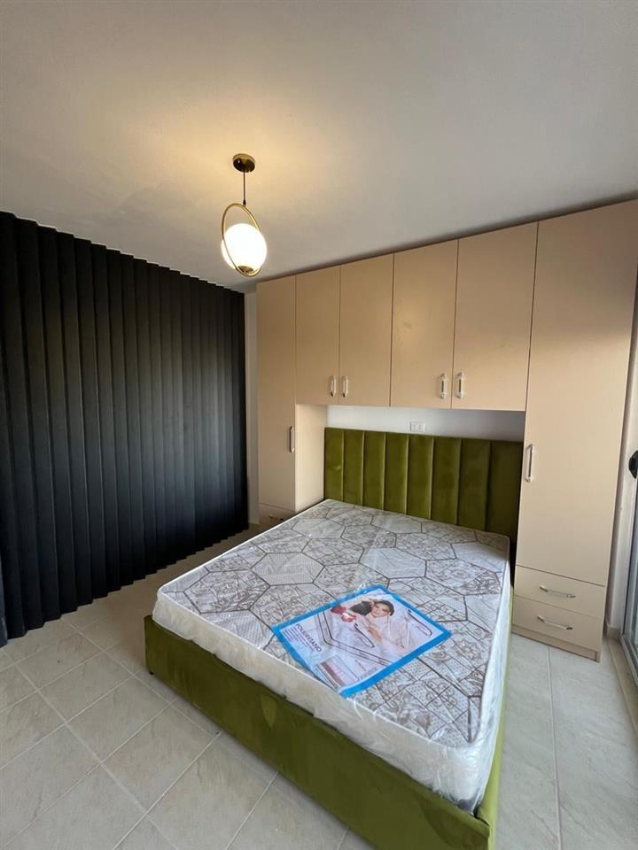 Shitet apartament 1+1 te shkembi Kavajes