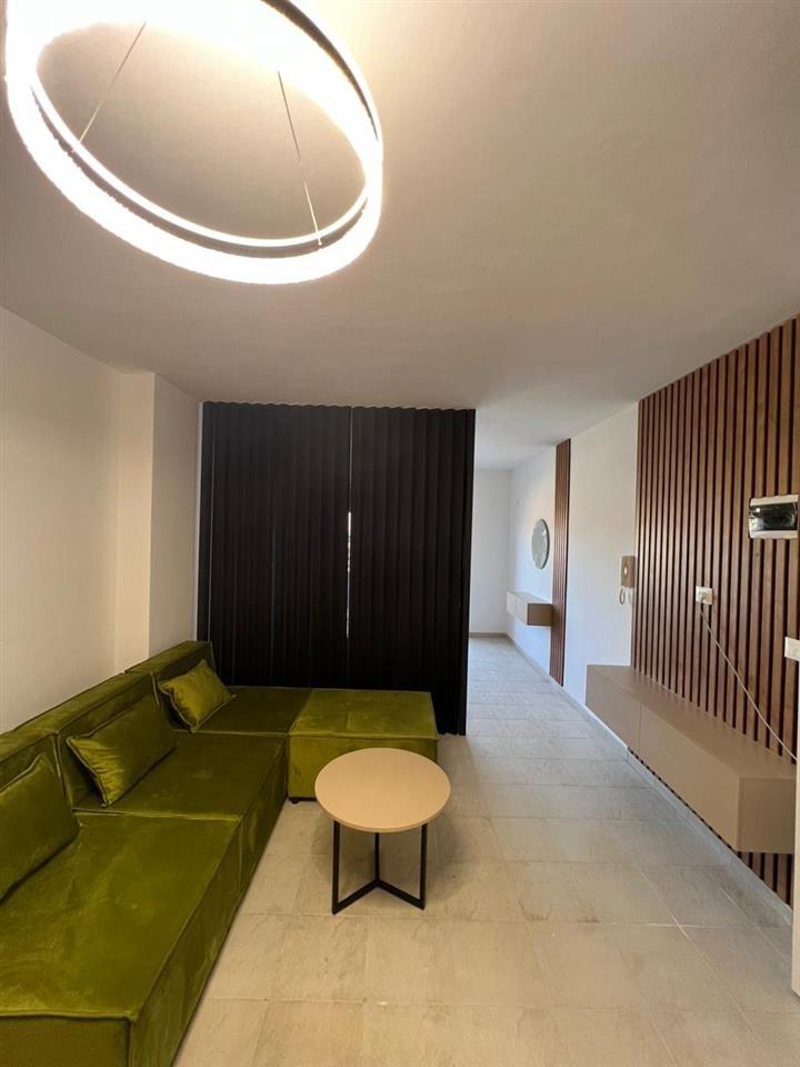 Shitet apartament 1+1 te shkembi Kavajes