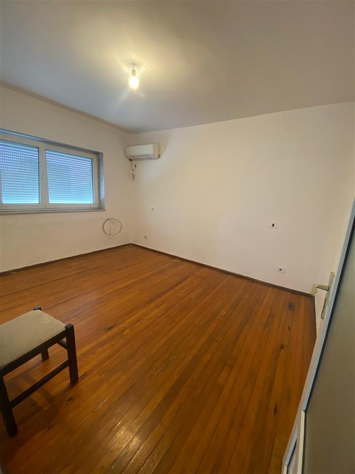 QERA, APARTAMENT 1+1, BULEVARDI I RI, TIRANE. TT 925