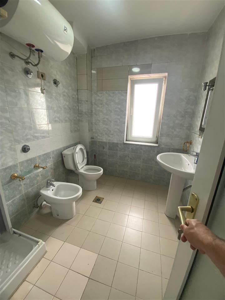 QERA, APARTAMENT 1+1, BULEVARDI I RI, TIRANE. TT 925