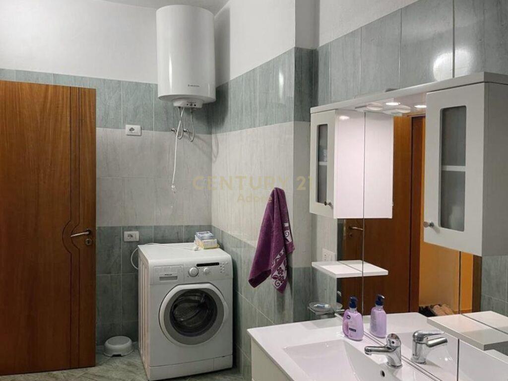 Shitet Apartament 2+1 Rruga Transballkanike Vlore