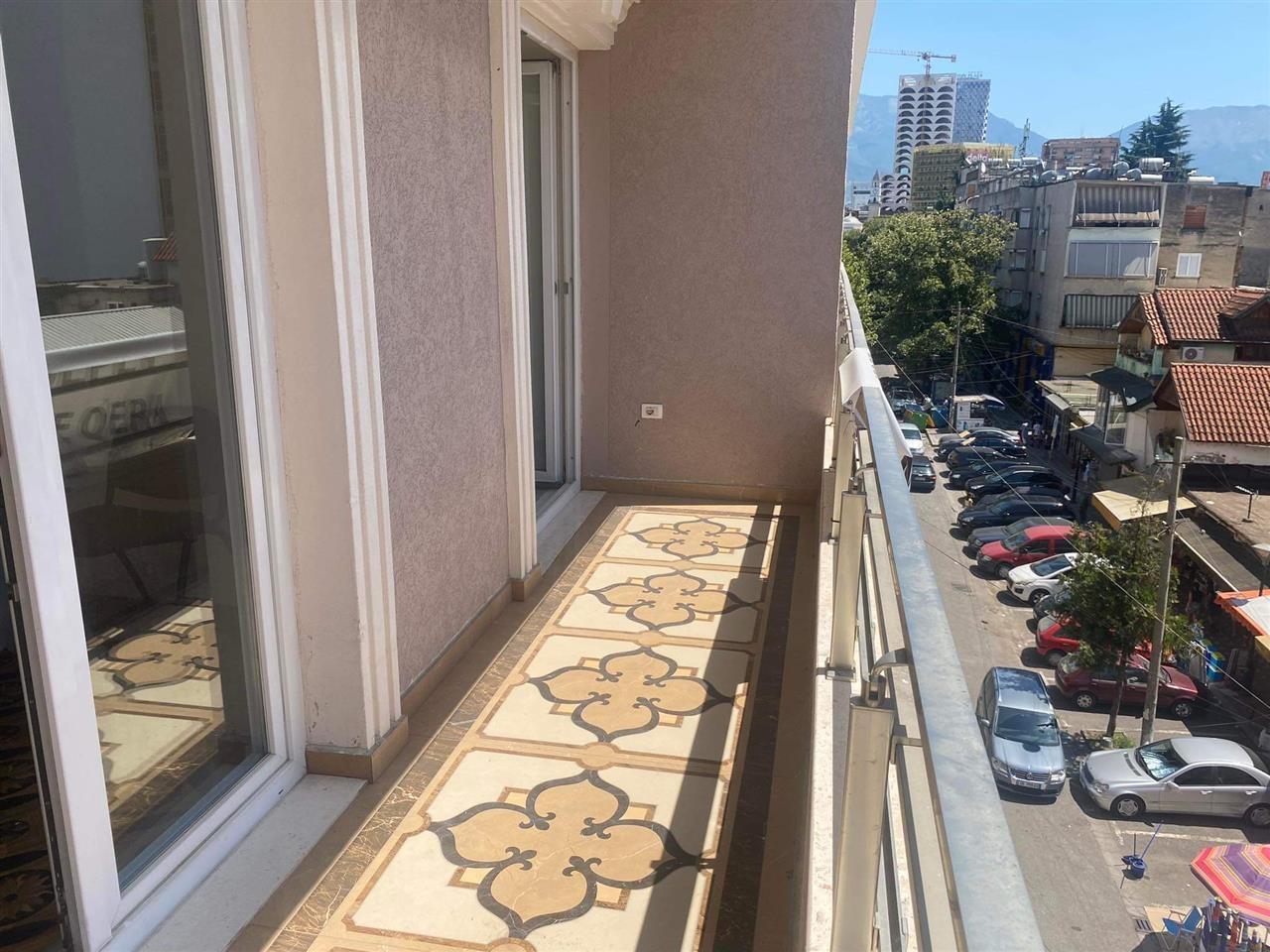 Aparatment 2+1 ne qender te Tiranes per banim dhe biznes