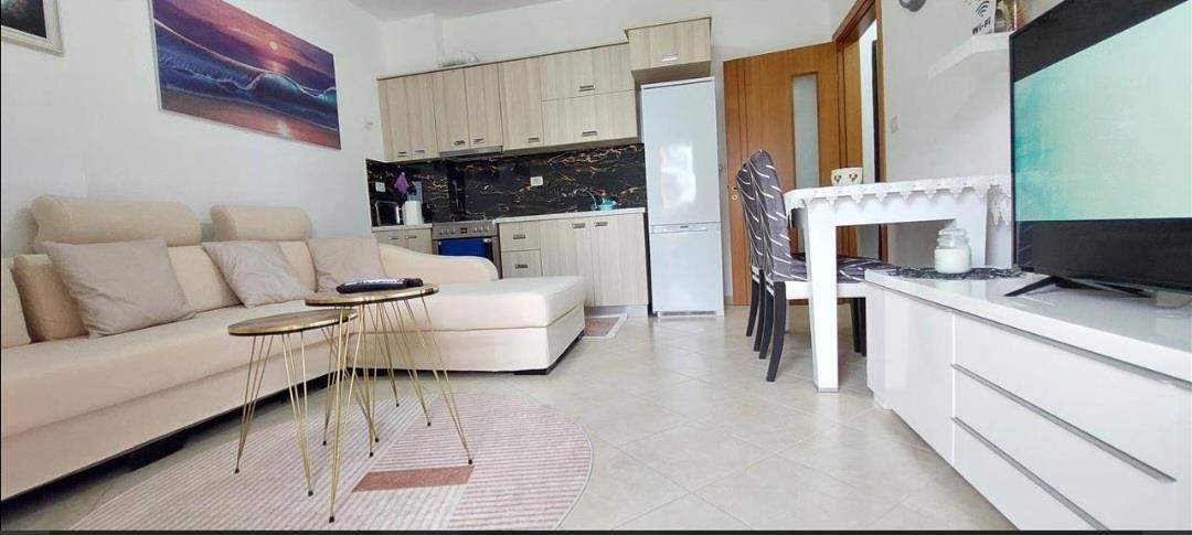 Apartament me qera ditore ne lungomare