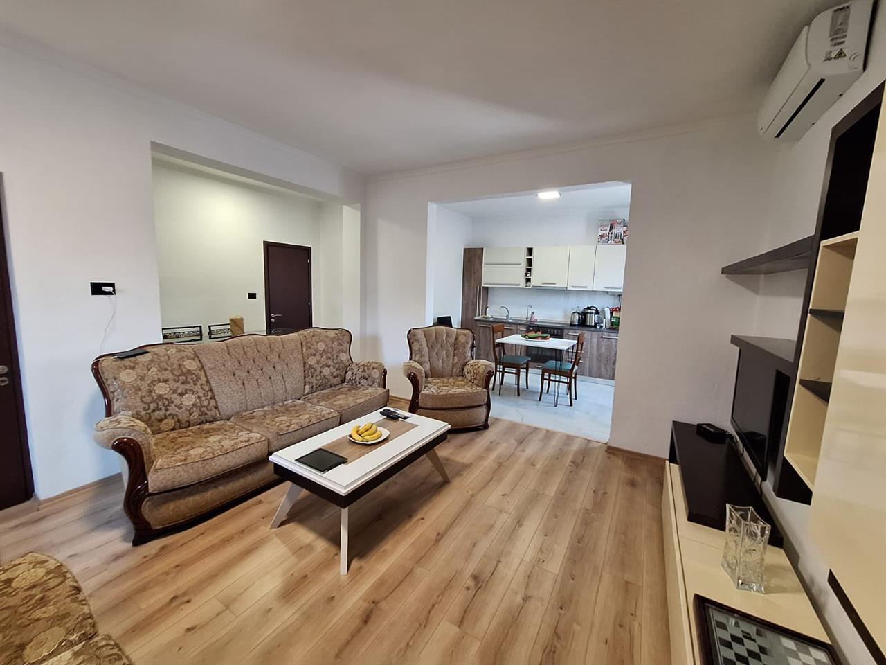 Shtepi private 2+1 me qera ne Laprake, 800 eur / muaj