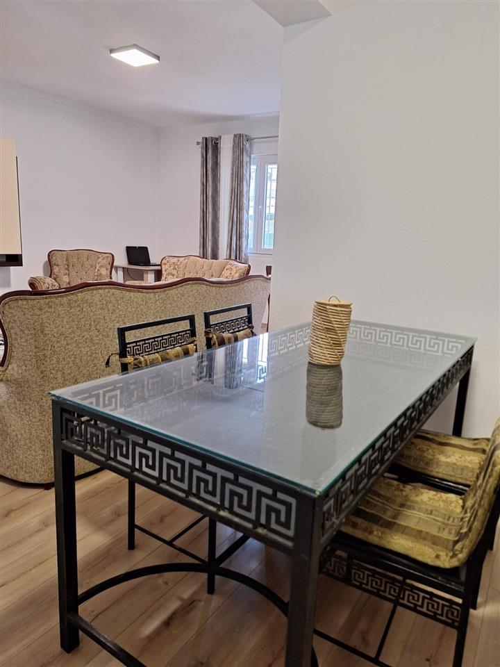 Shtepi private 2+1 me qera ne Laprake, 800 eur / muaj