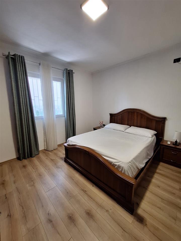 Shtepi private 2+1 me qera ne Laprake, 800 eur / muaj