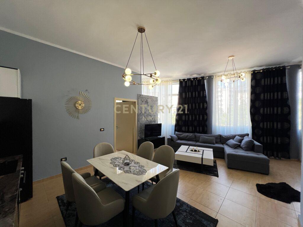 QIRA, APARTAMENT MODERN 1+1 me POST PARKIMI‼️