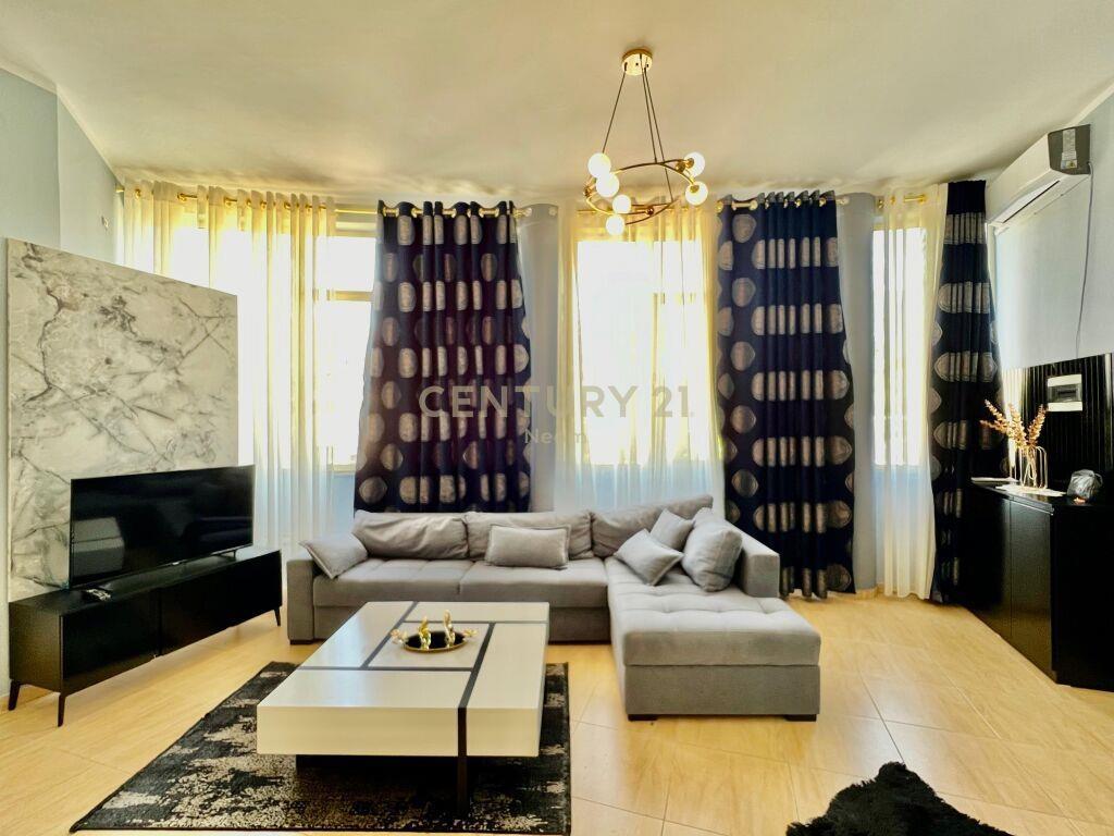 QIRA, APARTAMENT MODERN 1+1 me POST PARKIMI‼️