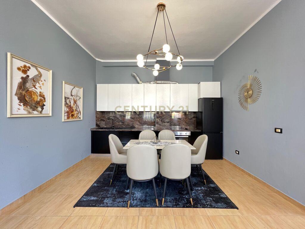 QIRA, APARTAMENT MODERN 1+1 me POST PARKIMI‼️