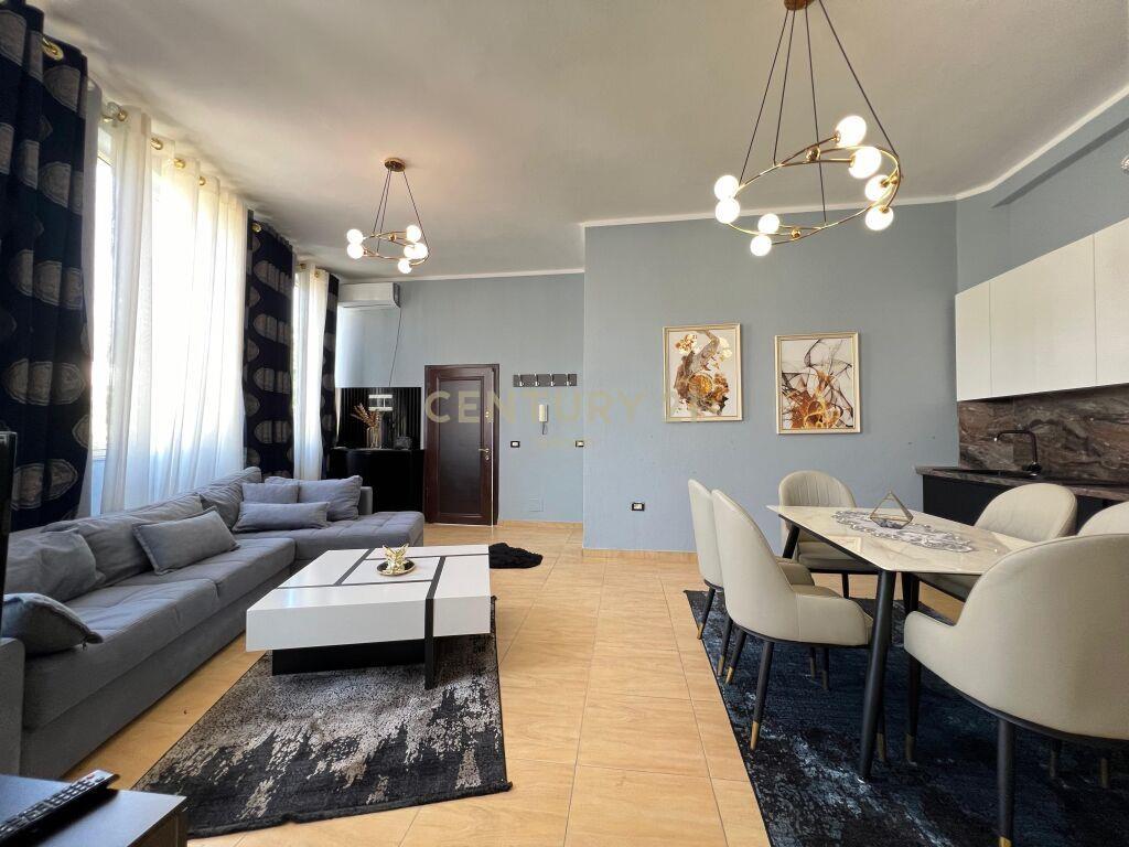 QIRA, APARTAMENT MODERN 1+1 me POST PARKIMI‼️