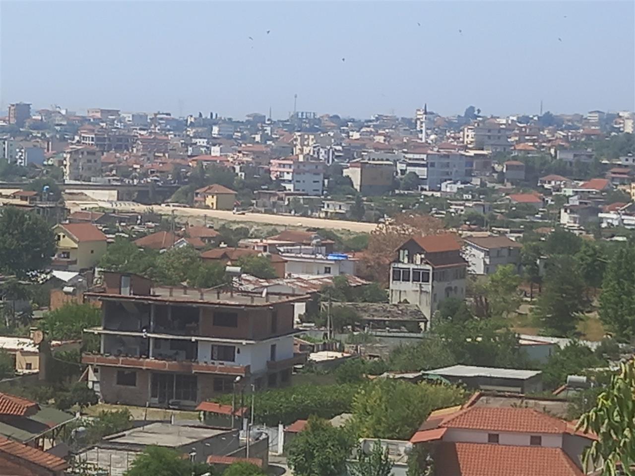 Shtepi 3 kate tirane perball komisarjatit 4