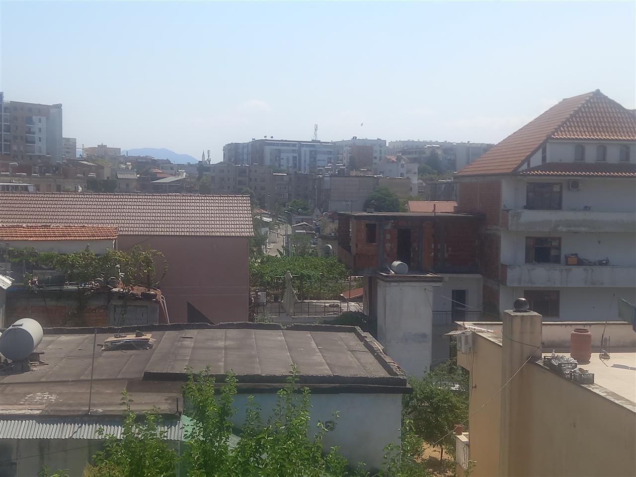 Shtepi 3 kate tirane perball komisarjatit 4