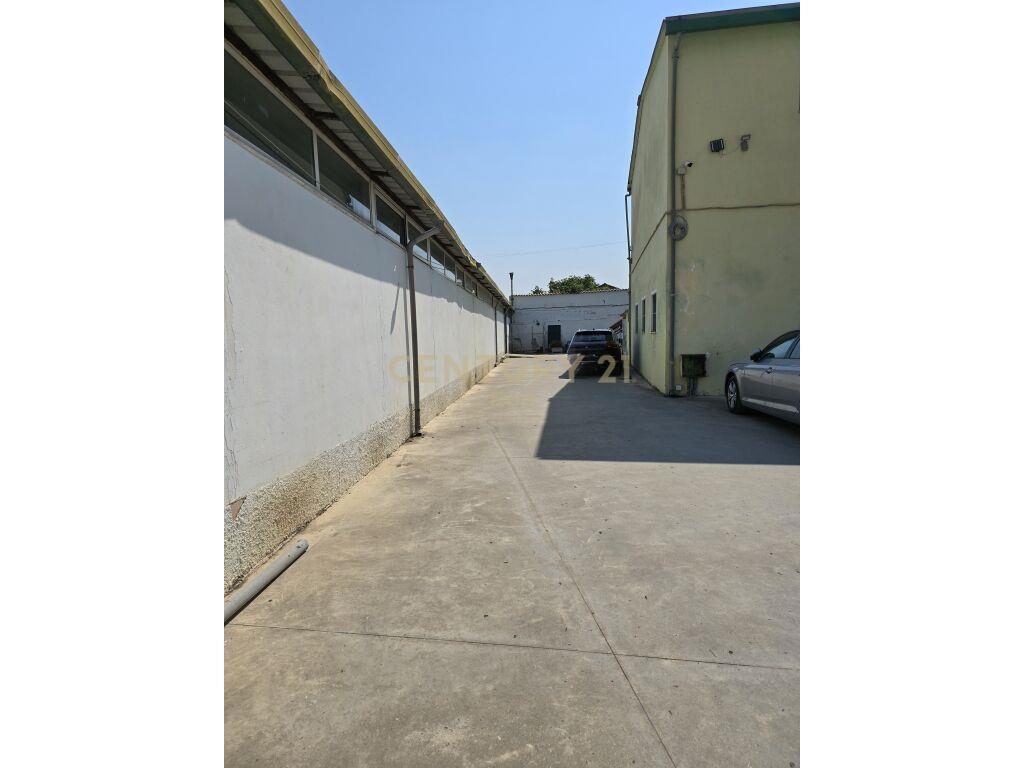 Shitet Magazinë në Durrës ( Cmimi per m2 420 euro)