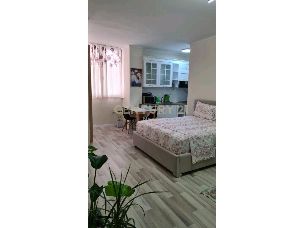 Qender, Jepet me qira garsoniere! Sheshi Skenderbej Neom9773
