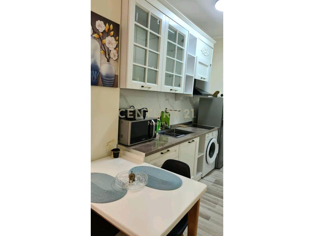 Qender, Jepet me qira garsoniere! Sheshi Skenderbej Neom9773