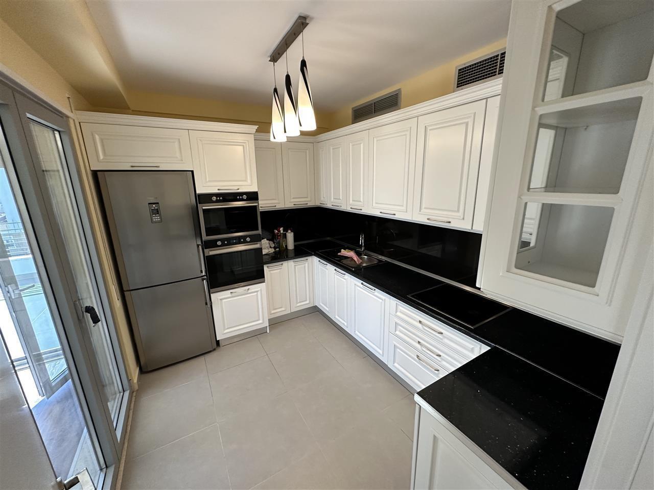 Shitet vile pran Teg ne Lunder