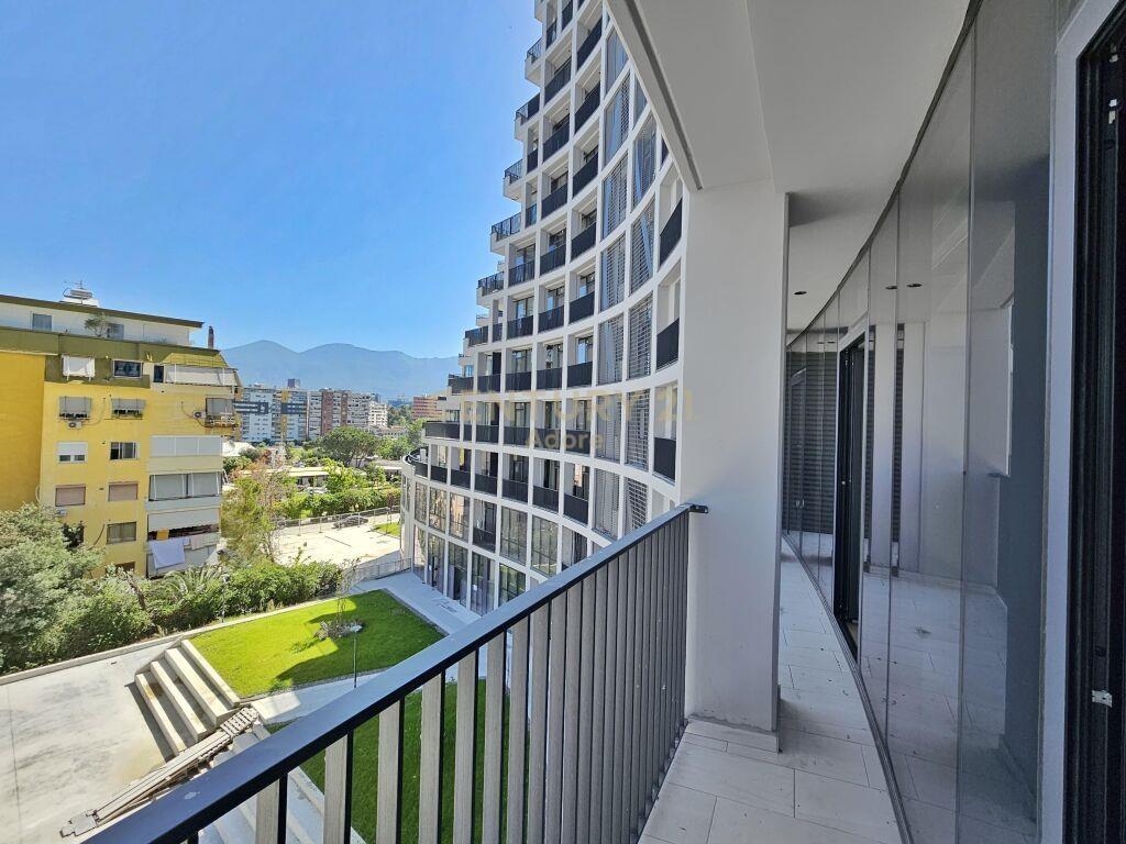 Zyre Me Qira – Liqeni i Tiranes