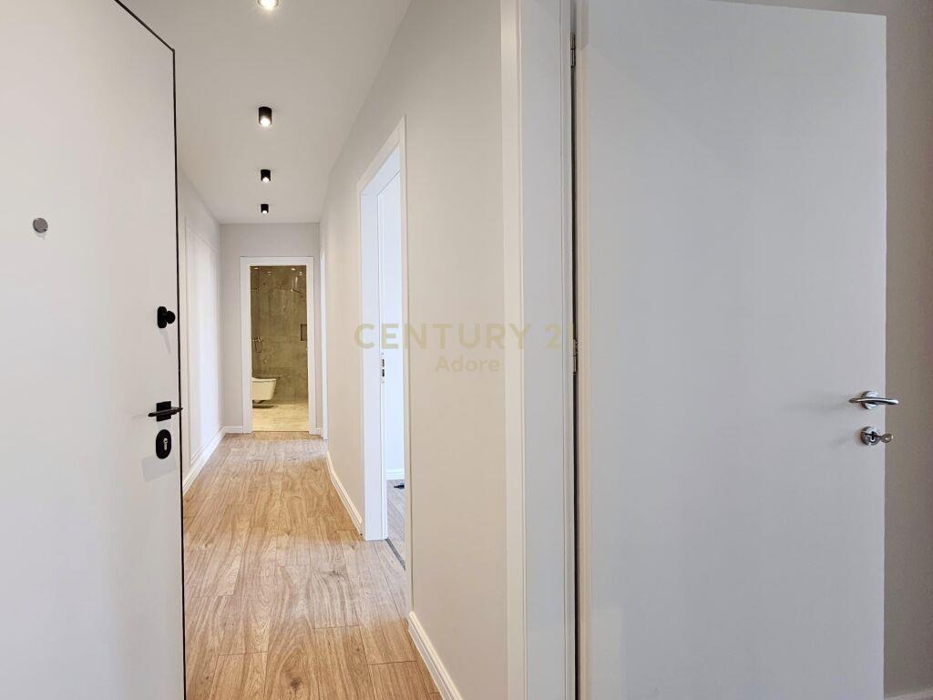 Zyre Me Qira – Liqeni i Tiranes