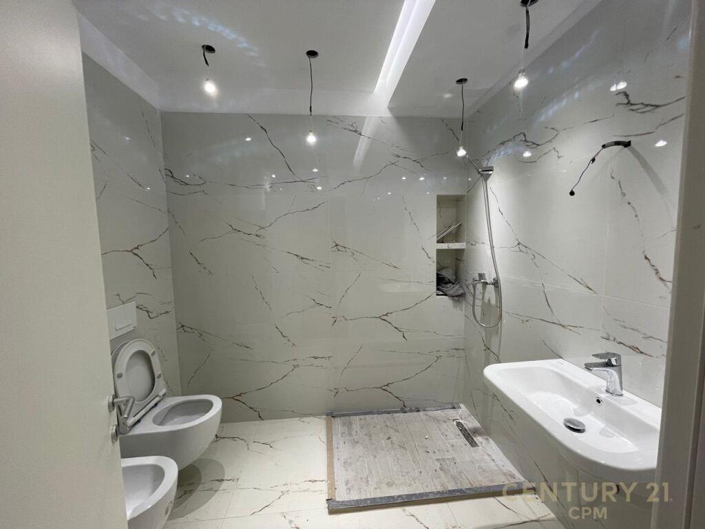 Shitet Apartament 1+1 – Ali Dem, Tirane