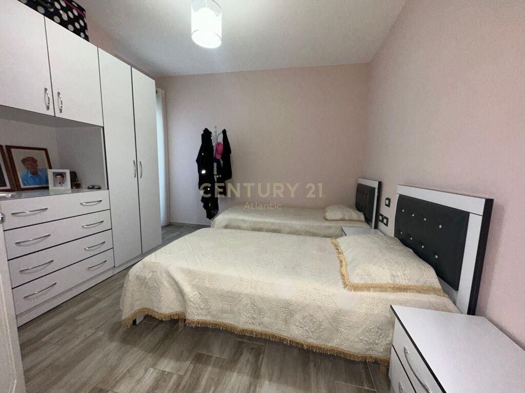 SHESIM APARTAMENT 2+1 VIJA E PARE ME DETIN TEK RROTA E KUQE