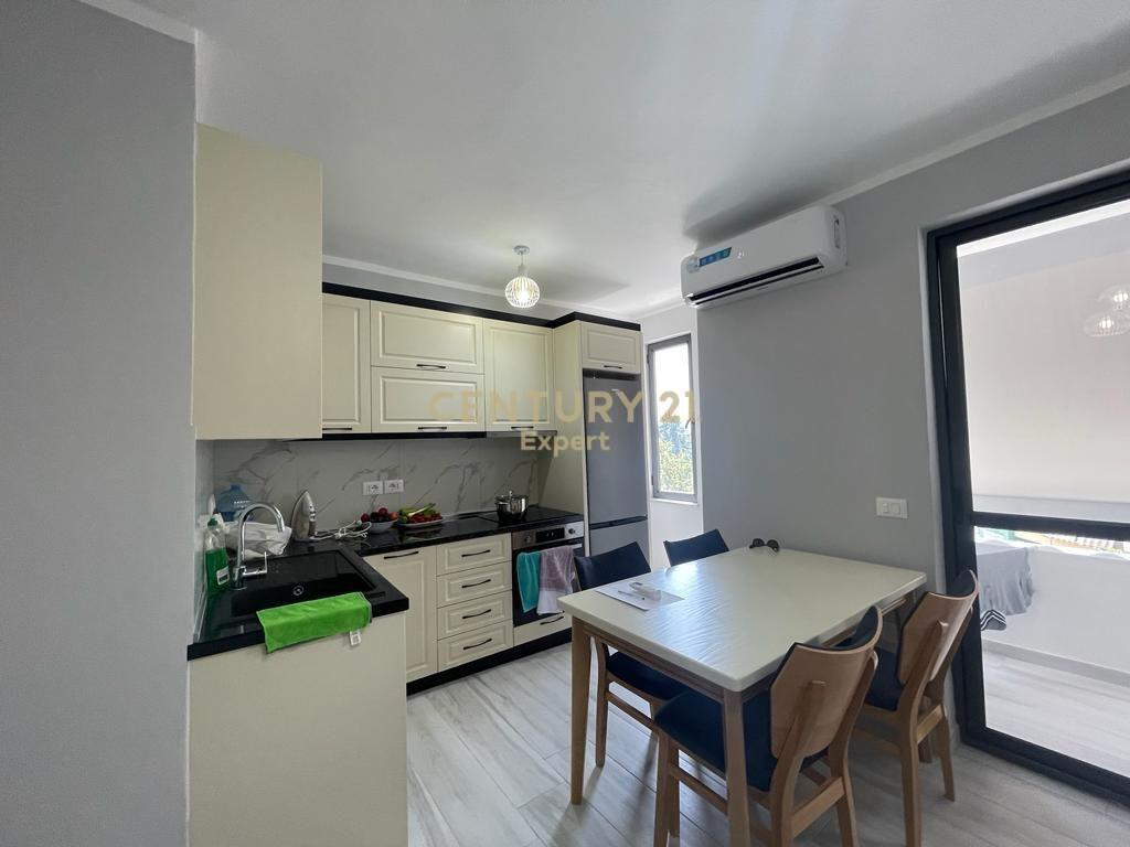 Qira Apartament 1+1 Rruga e Durresit 500 Euro
