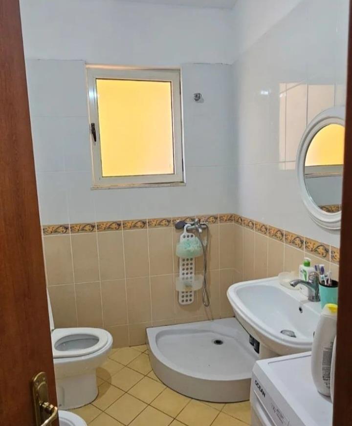 Jeper apartament me qera afatgjate 1+1