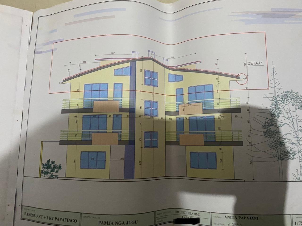 SHITET VILA NE LAPRAKE.. UNAZA MADHE