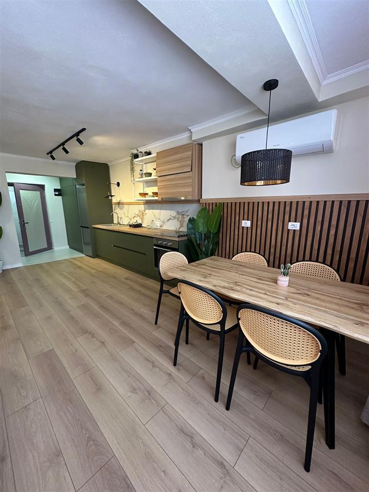 Jepet me qira vjetore apartament ne Durrës plazh 80 metra ng