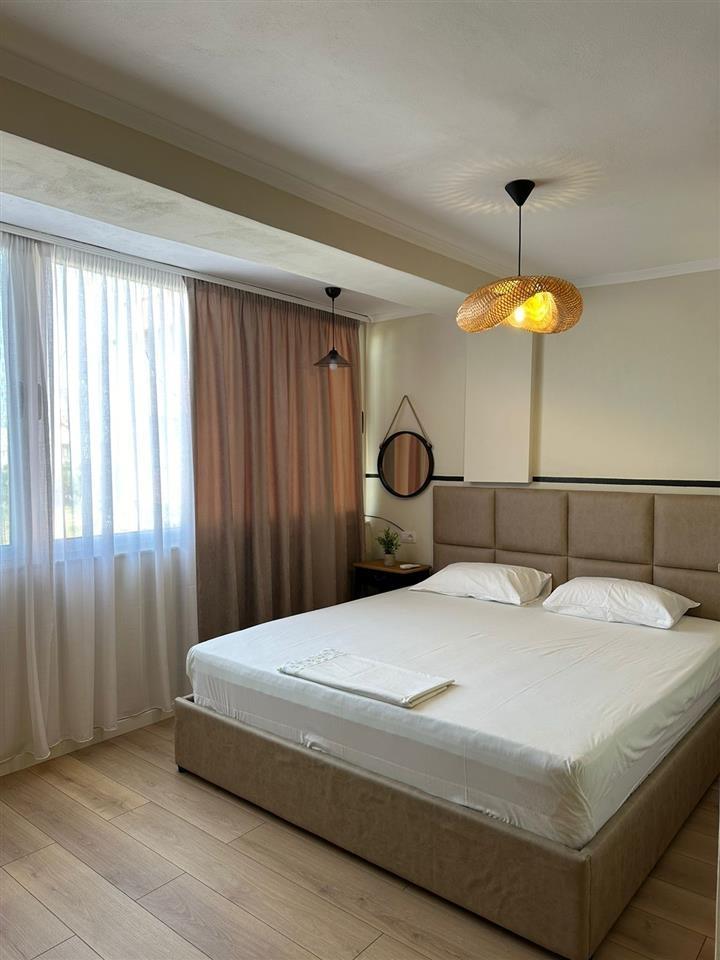 Jepet me qira vjetore apartament ne Durrës plazh 80 metra ng