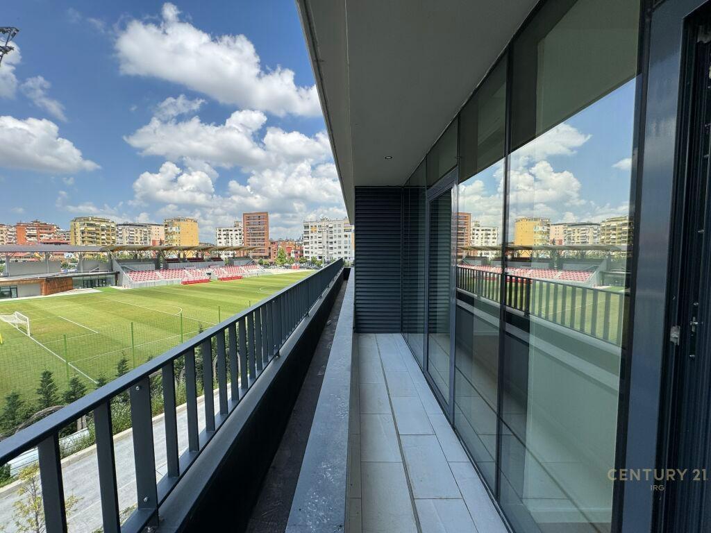 JEPET ME QIRA AMBJENT PER ZYRE TEK RR. KOSOVAREVE !