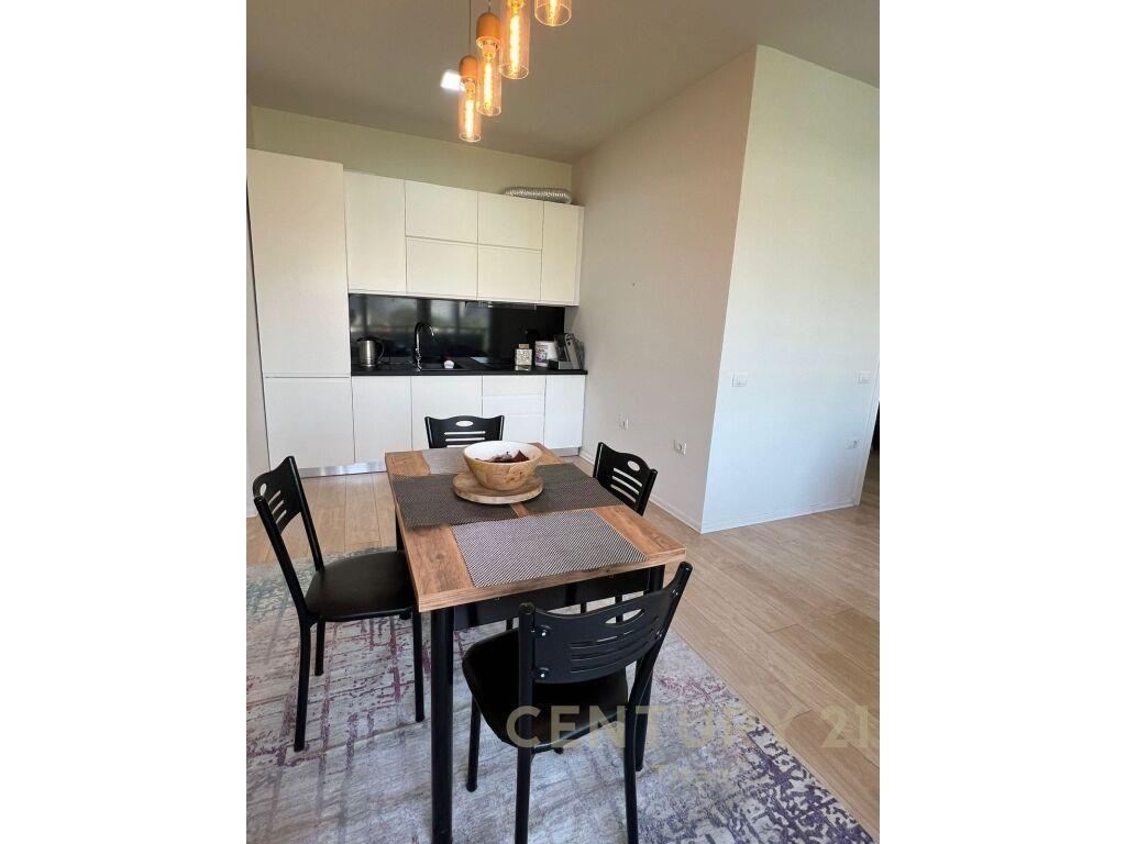 Apartament modern 2+1 me qera tek Rruga e Kosovareve