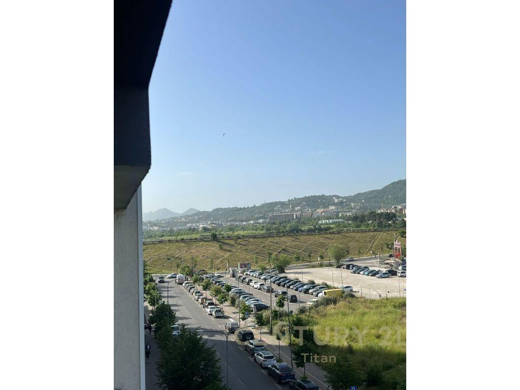 Apartament modern 2+1 me qera tek Rruga e Kosovareve