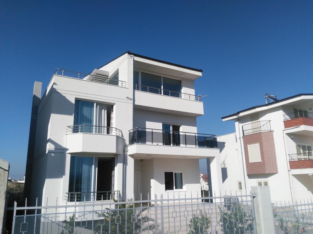 Vile me qira, Mjull Bathore (Acacia Hills)