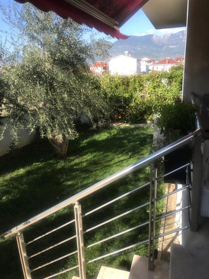 Vile me qira, Mjull Bathore (Acacia Hills)