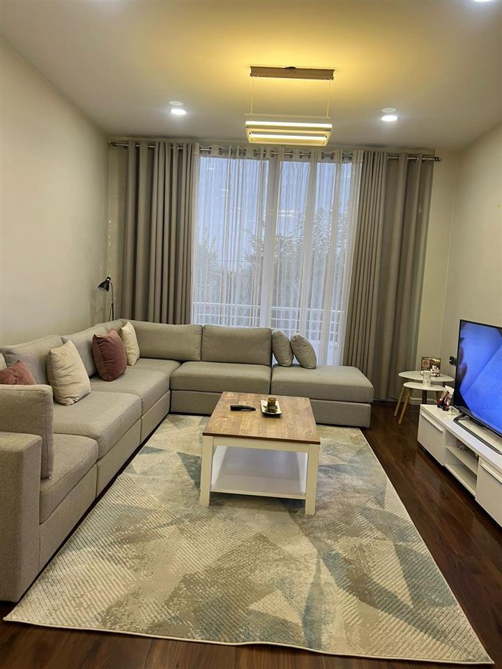 Vile me qira, Mjull Bathore (Acacia Hills)