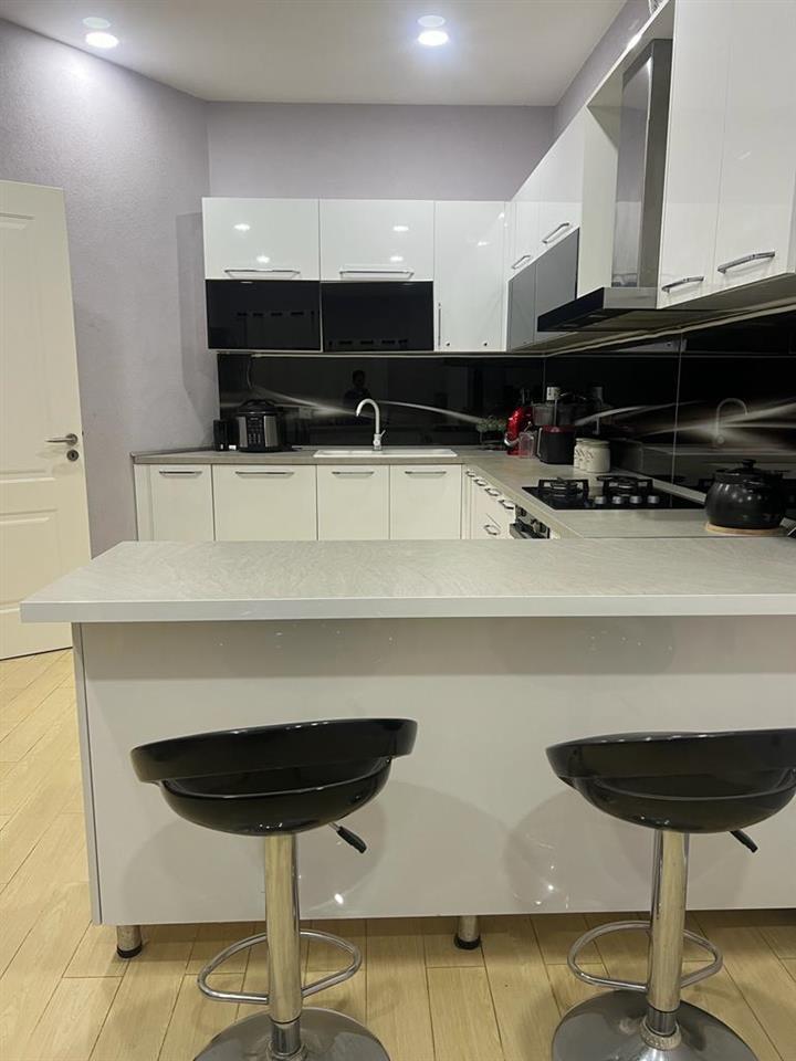 Vile me qira, Mjull Bathore (Acacia Hills)