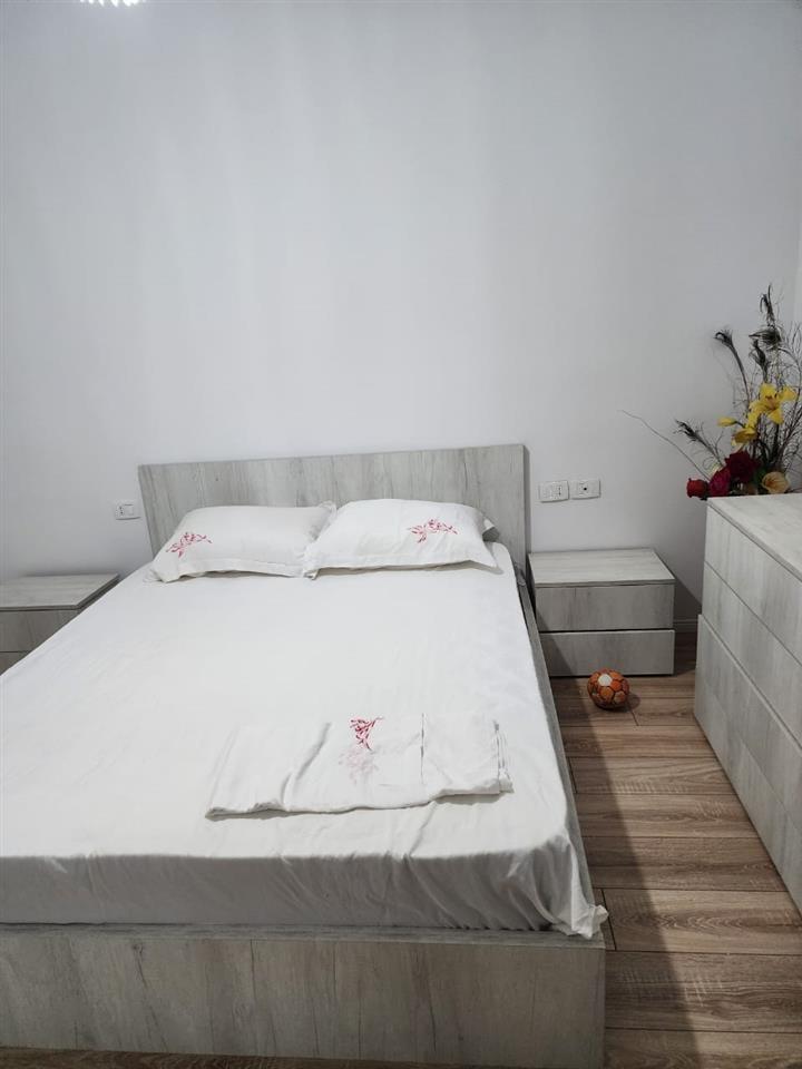 Jepet me Qera Apartament 2+1 te Residenca Platea Rruga Dalip