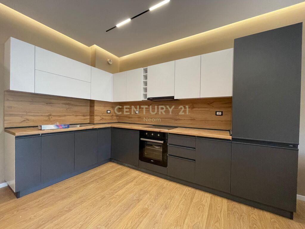 JEPET ME QIRA 2+1+2 TE KOPSHTI BOTANIK‼️