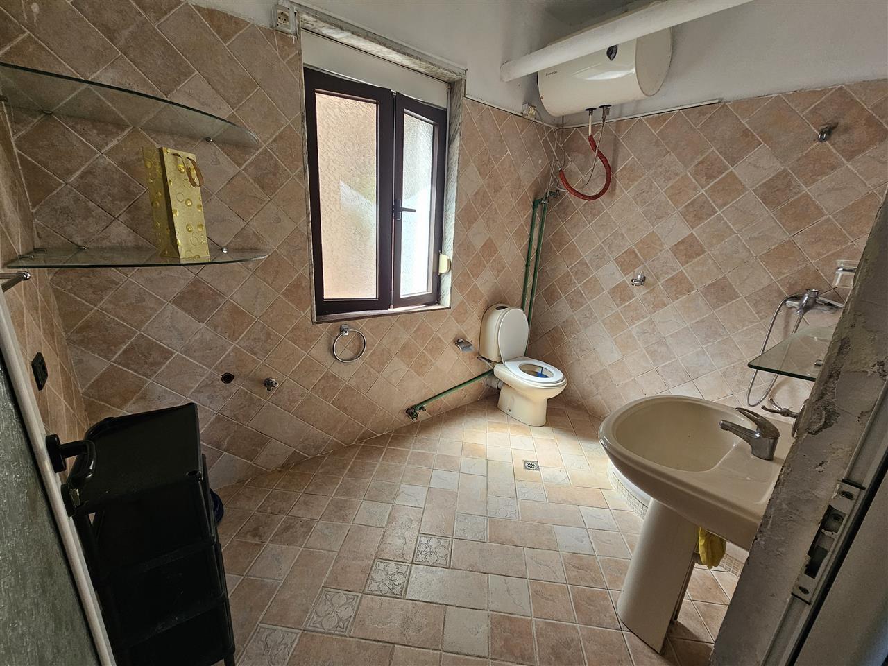 SHTEPI ME QERA DITORE OSE MUJORE QYTETI STUDENTI