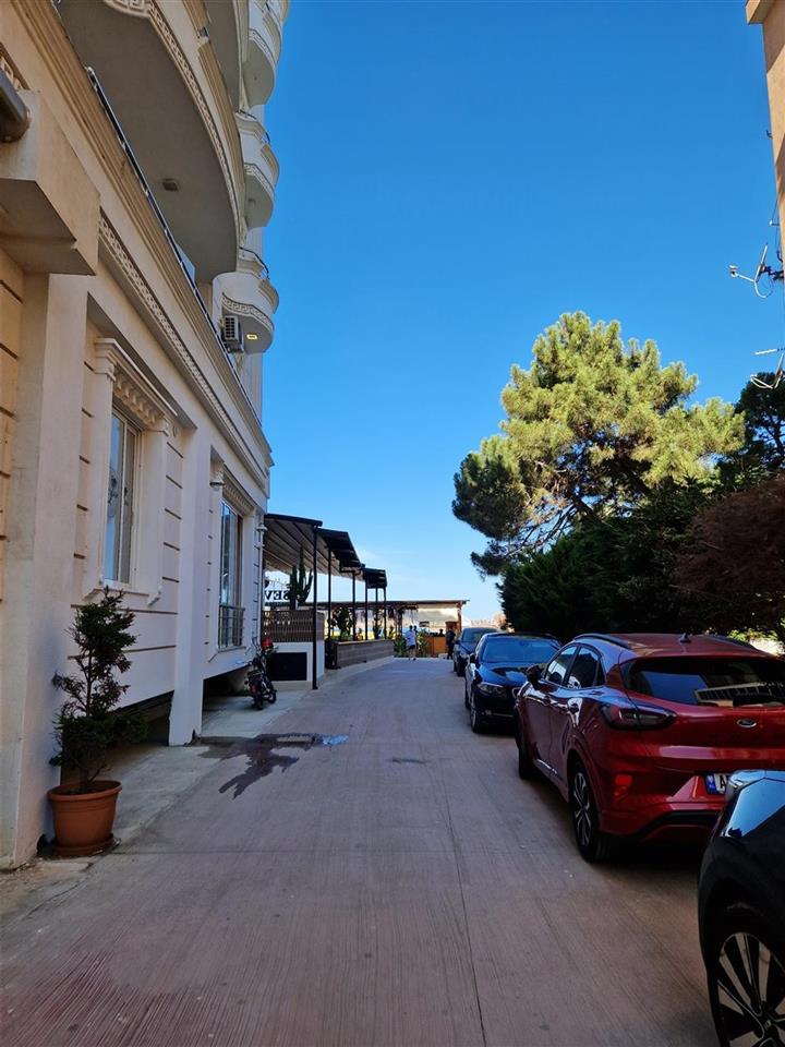 Garsoniere me Qera ne Plazh, Golem