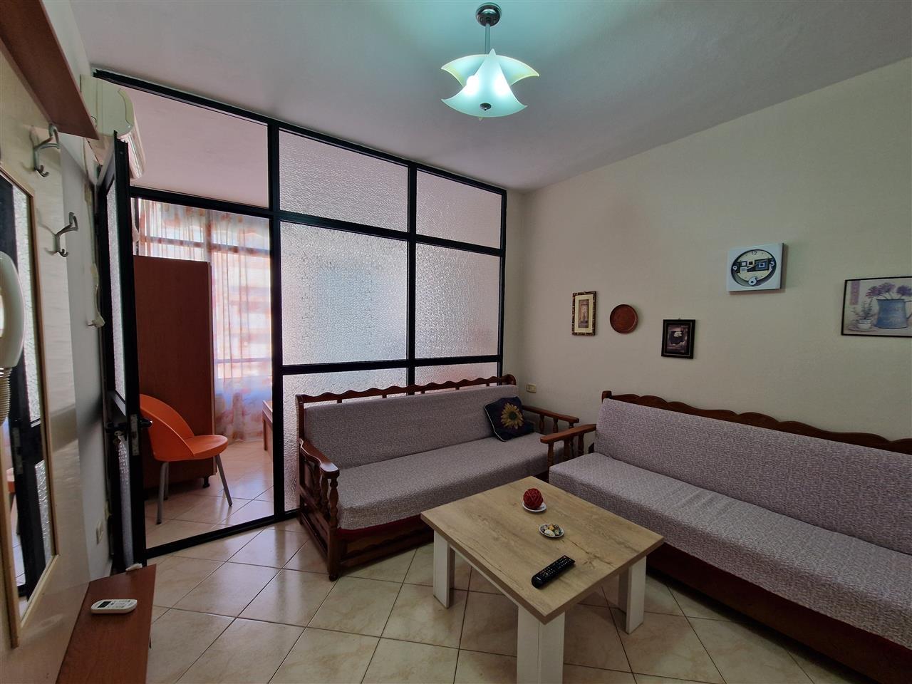 Garsoniere me Qera ne Plazh, Golem