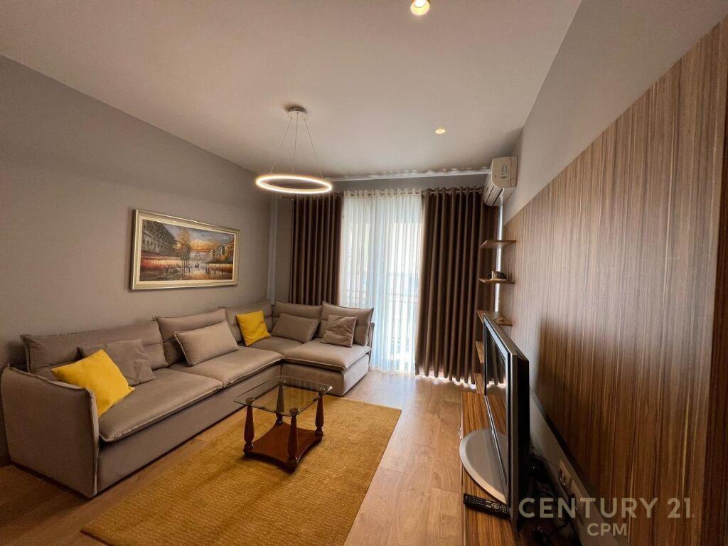 Jepet me qira apartament 2+1 tek Komuna Parisit.