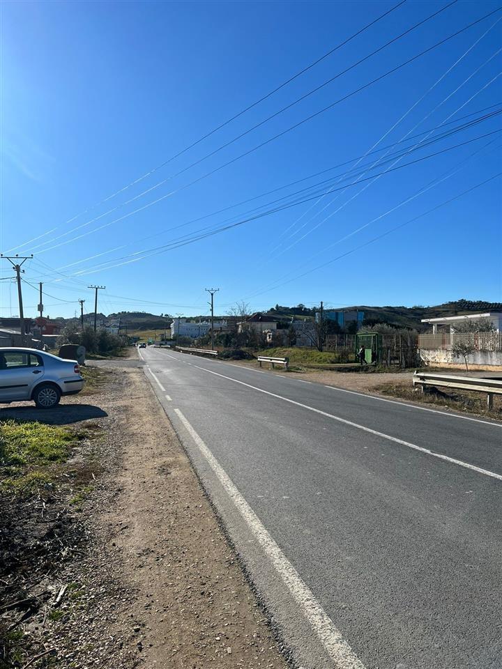 Shitet toke + shtepi e vjeter SHIJAK PJEZ okazioooooon