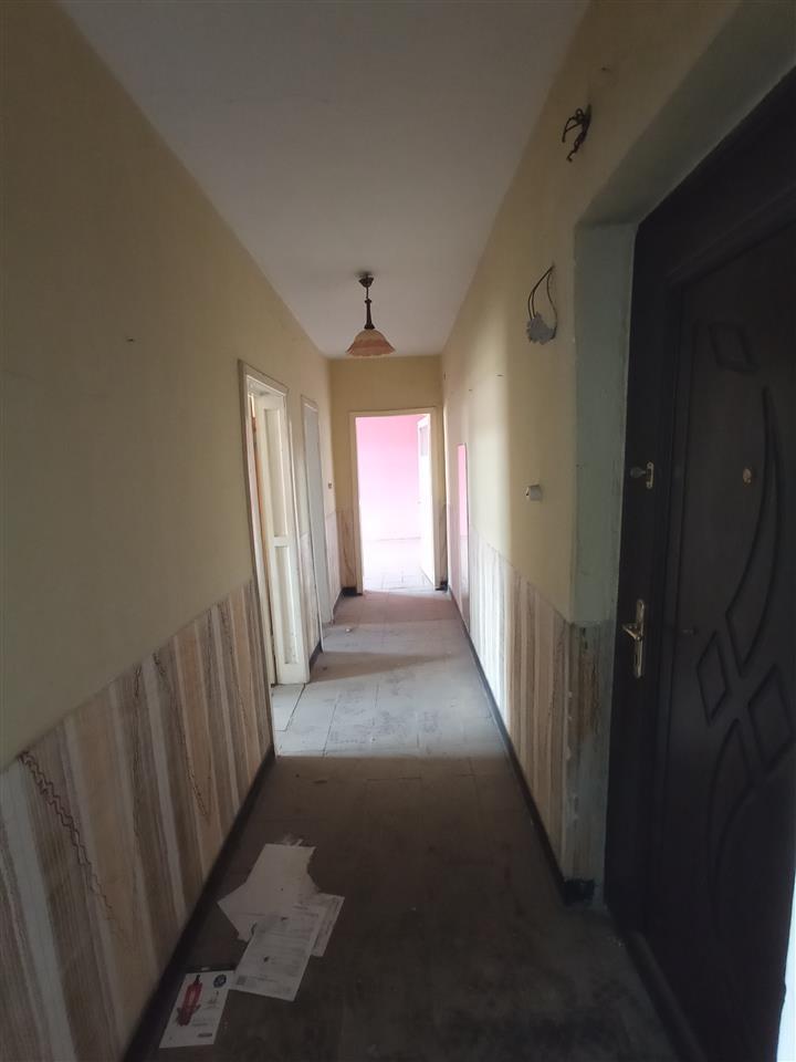 ❌ OKAZION ❌ Shitet Hyrje Pallati Te Zona E Spitalit