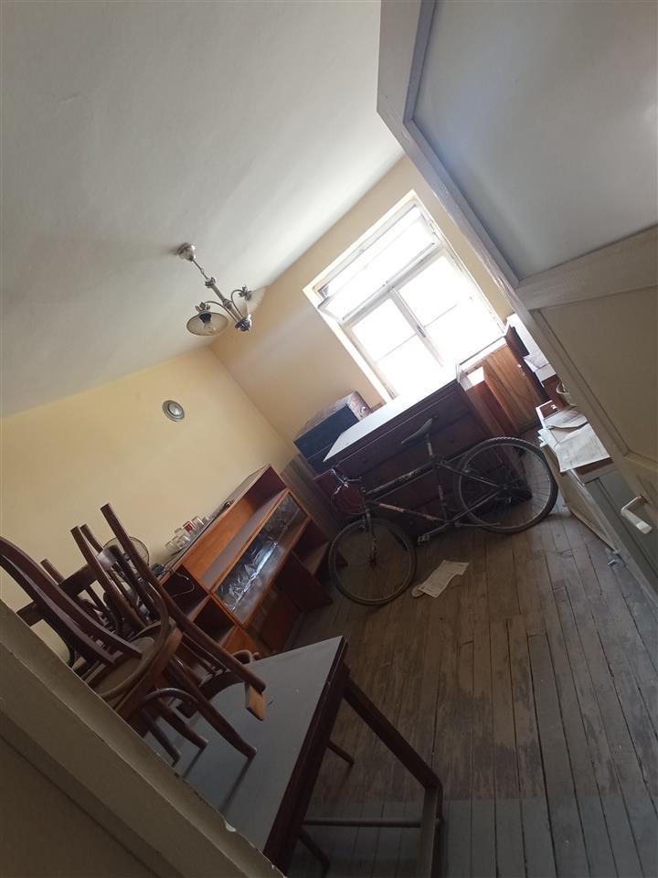 ❌ OKAZION ❌ Shitet Hyrje Pallati Te Zona E Spitalit